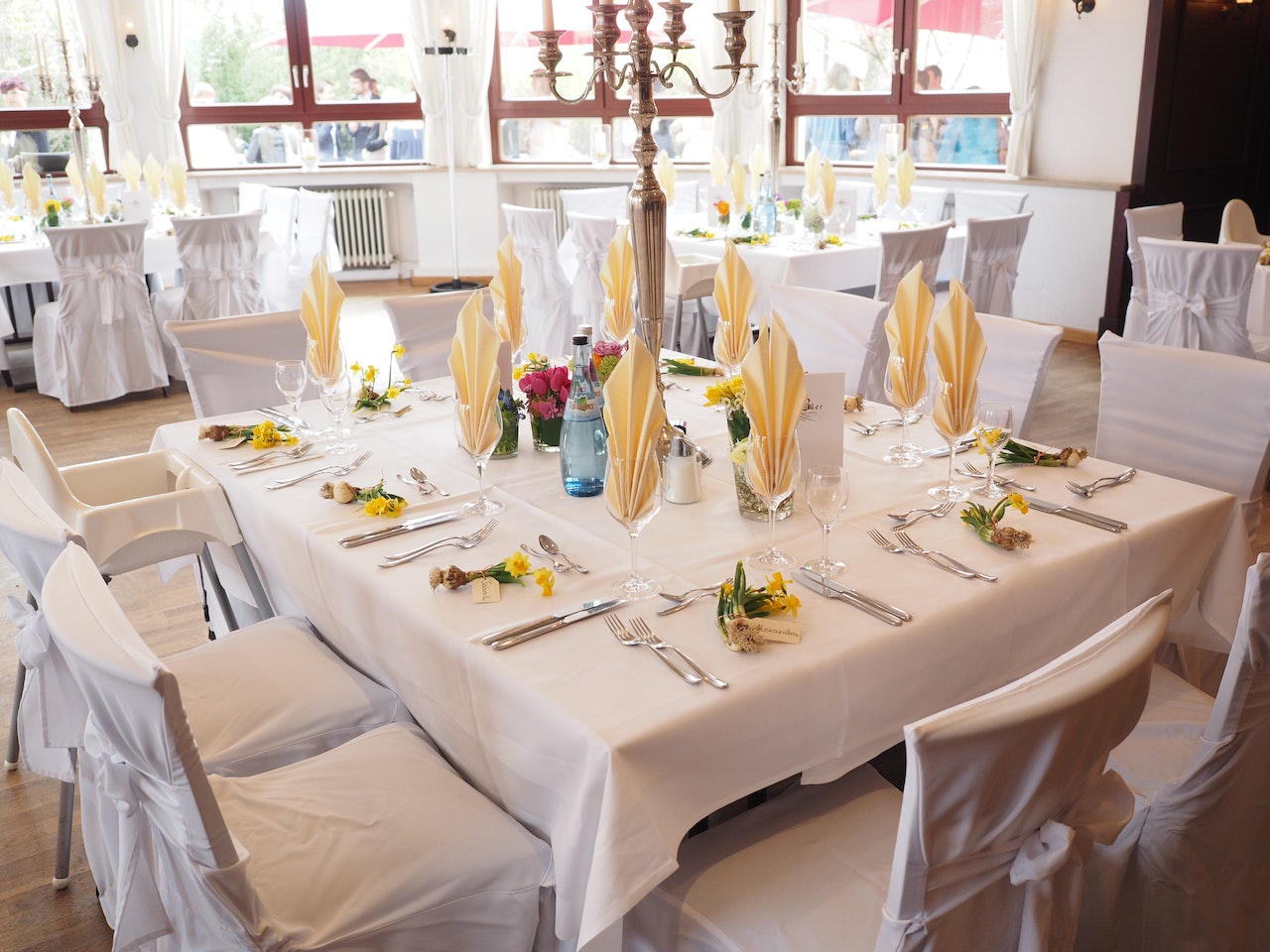 décoration de table de repas de mariage